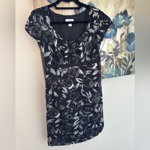 Women’s Ann Taylor Loft Dress. Size 6.